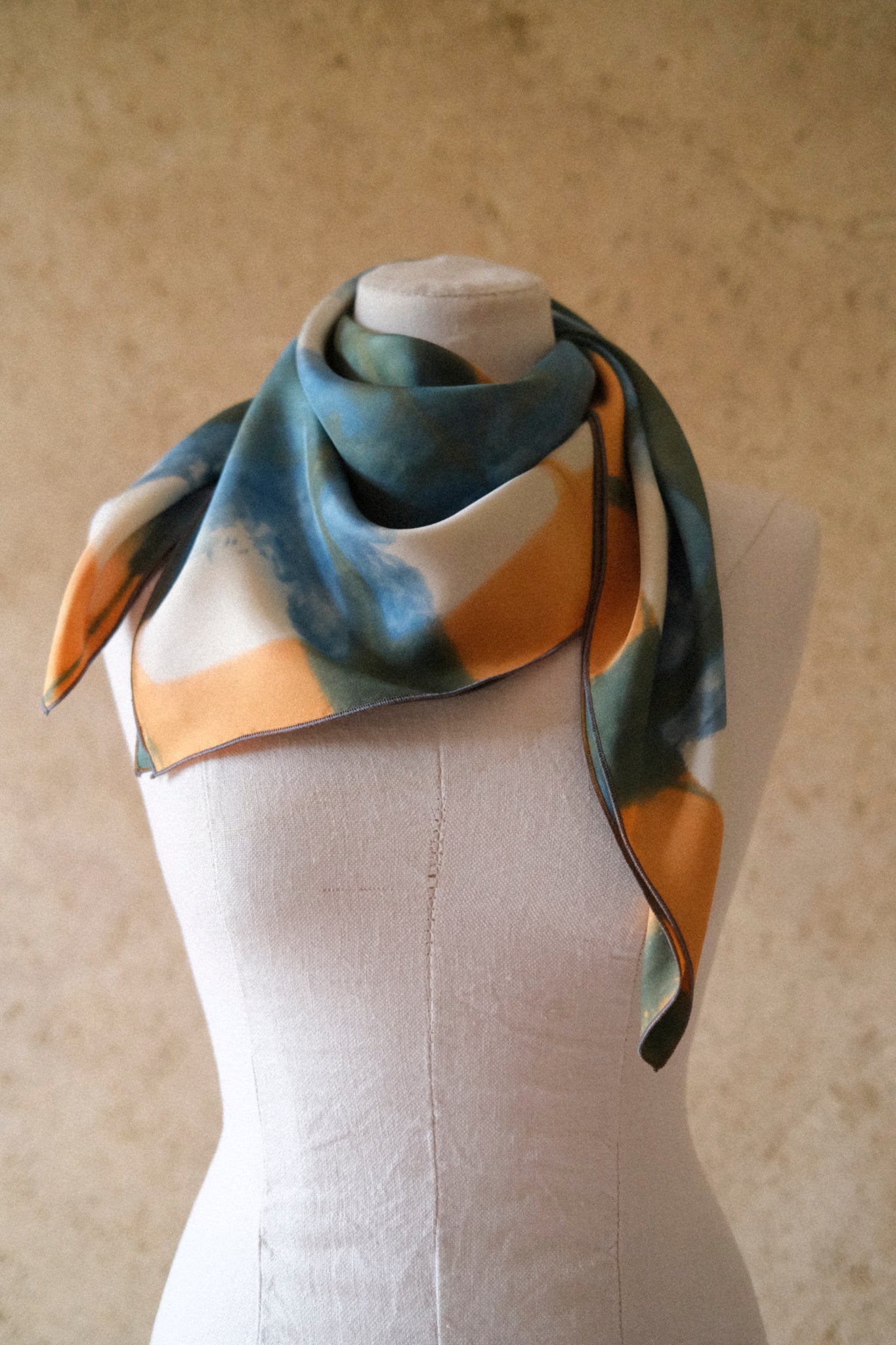 Grand foulard soie motifs INDIGO & GARANCE #2